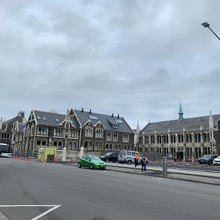 The Observatory Hotel Christchurch Exteriér fotografie The school buildings from the north