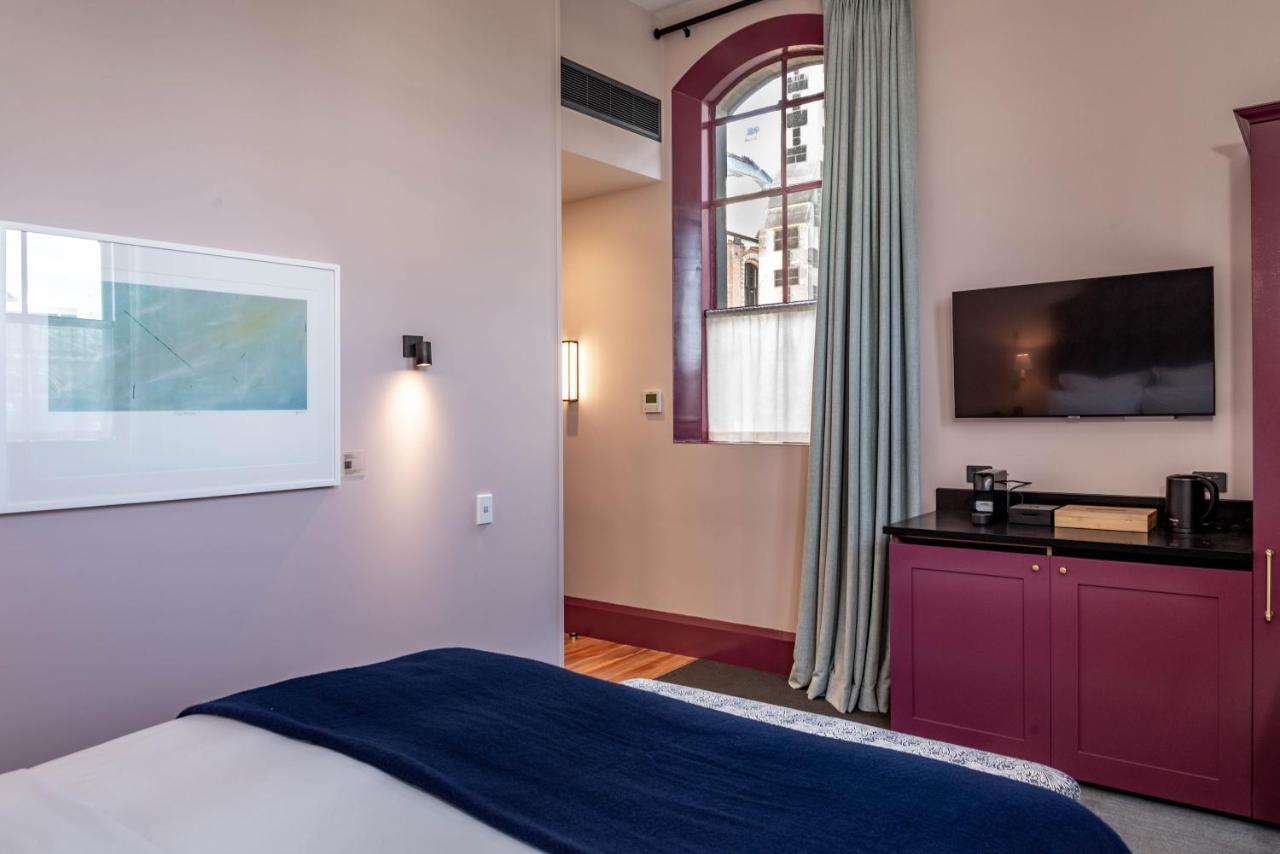 The Observatory Hotel Christchurch Exteriér fotografie A room at the hotel