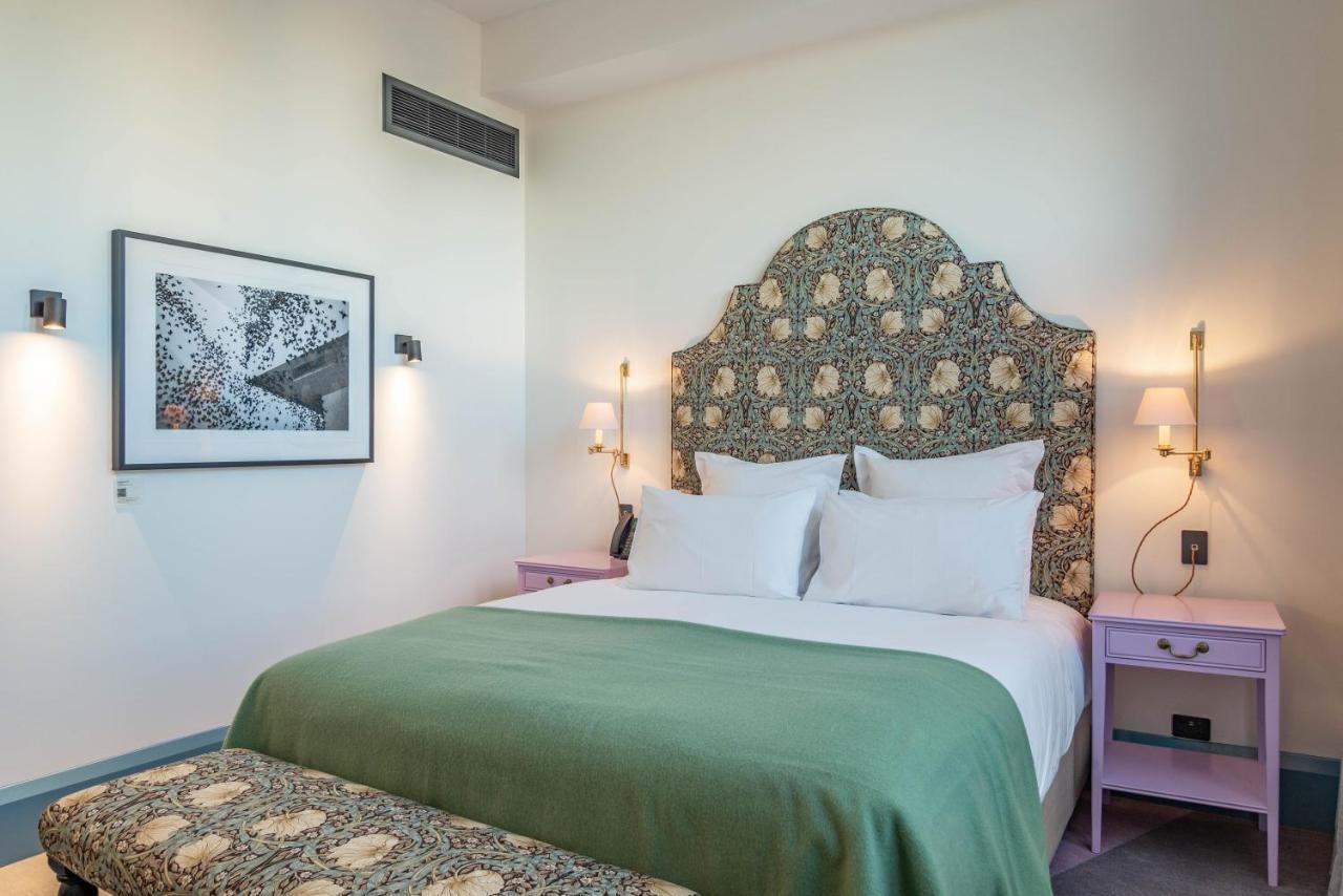 The Observatory Hotel Christchurch Exteriér fotografie A room at the hotel