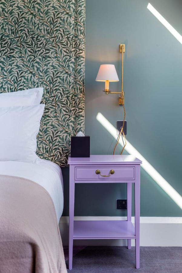 The Observatory Hotel Christchurch Exteriér fotografie A guest room at the Hotel Effie